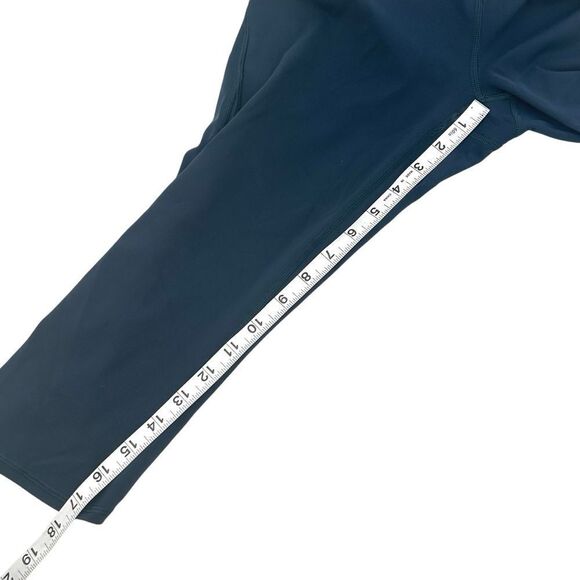 Lululemon Fresh In Mesh Leggings capri length in Midnight Navy size 8 - Picture 7 of 7